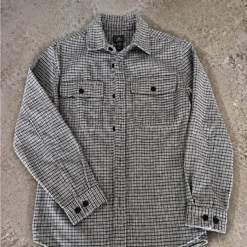 Men's Black & White Plaid Button-Up Jacket Shirt